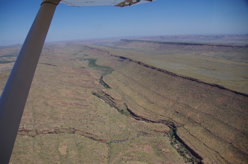 Australia12-040_tifj.jpg - Jahrtausend Jahr alte Gebirgsfaltungen auf dem Flug Kununurra - Purnululu