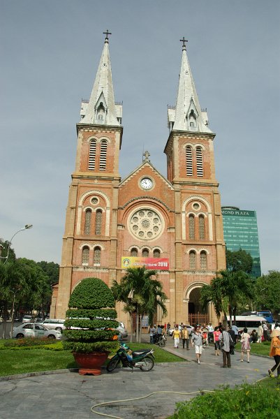IMGP8445.JPG - Notre Dame in Ho-Chi-Minh-City