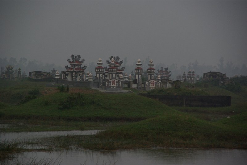 IMGP7566.JPG - Vietnamesischer Friedhof
