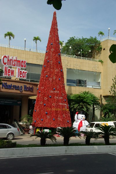 IMGP8293.JPG - Weihnachtsdekorationen sind überall