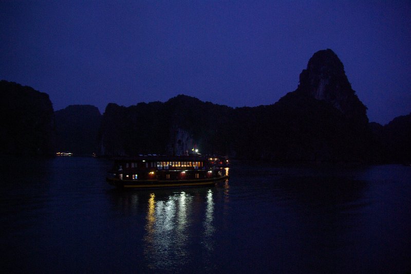 IMGP7467.JPG - Halong bei Nacht