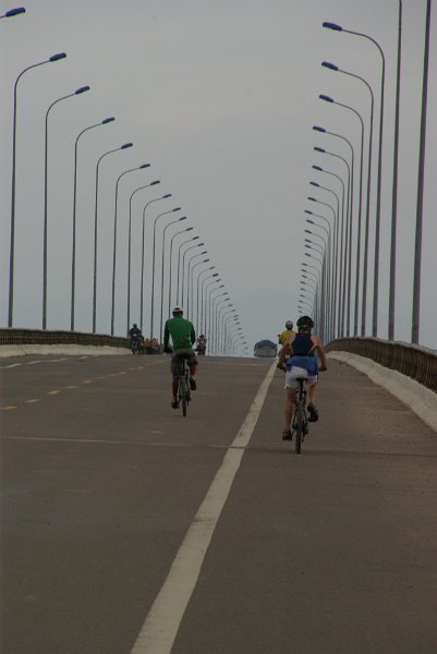 IMGP8089.JPG - Die 4  Kilometer lange Brücke vor Qui Nhon
