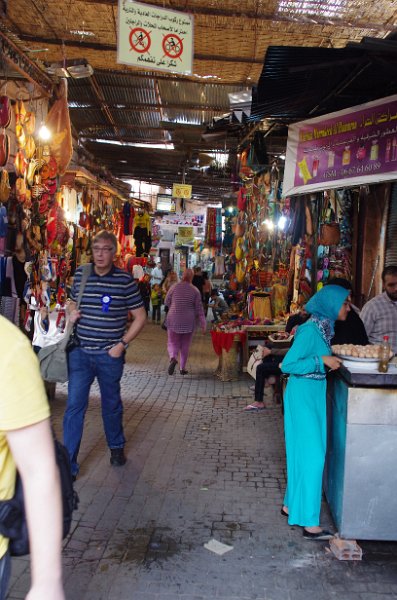 Mar-sel_004.JPG - Souk von Marrakesch...