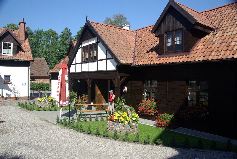 Polen_10-410.JPG - Sadry - hier gab's Kaffee und KuchenSadry, ehemals Zondern, fiel 1945 vom Deutschen Reich zurück an Polen