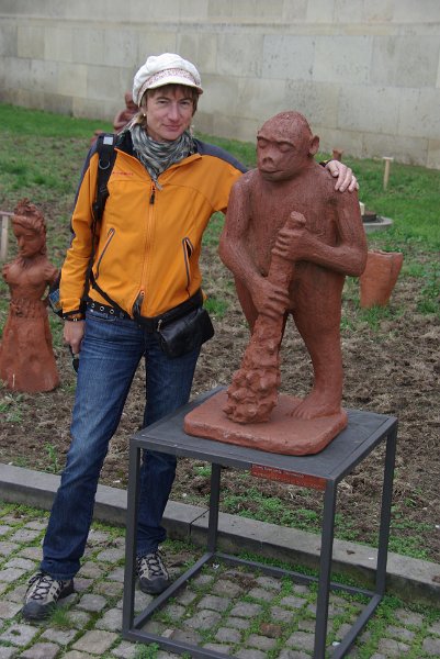 Polen_10-703.JPG - Skulpturausstellung vor dem Schloss