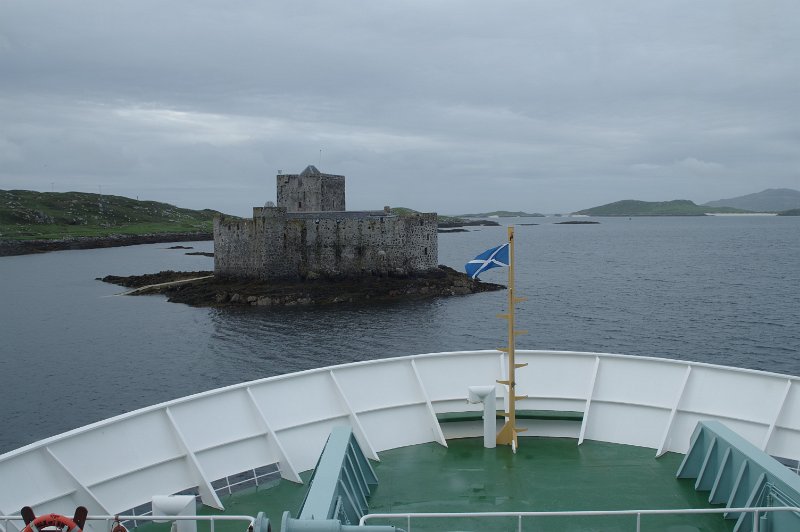 IMGP0792.JPG - Das Kisimul Castle steht etwas ungüstig für die Fähre nach Oban