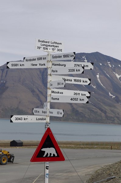 IMGP8287.jpg - Longyearbyen - erster Eindruck von Spitzbergen
